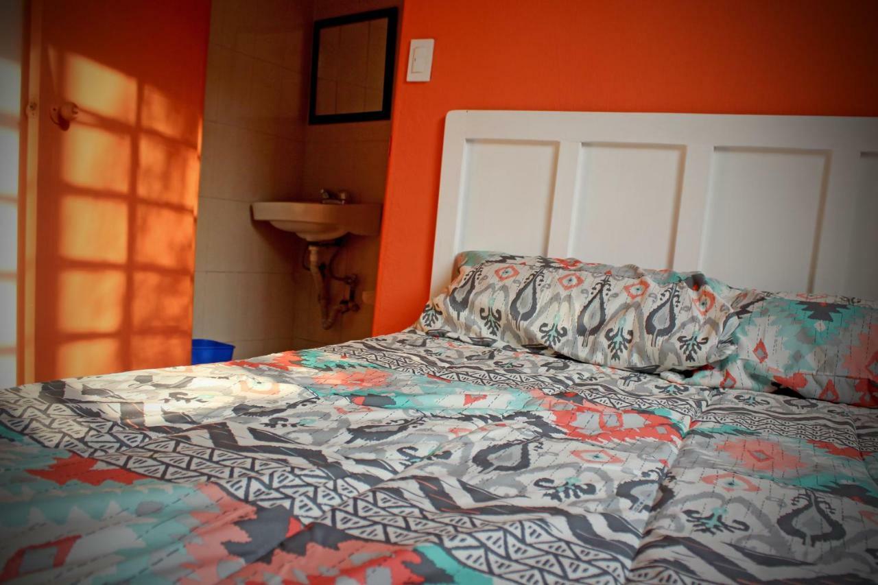 Hostal Americana Guadalajara Bagian luar foto