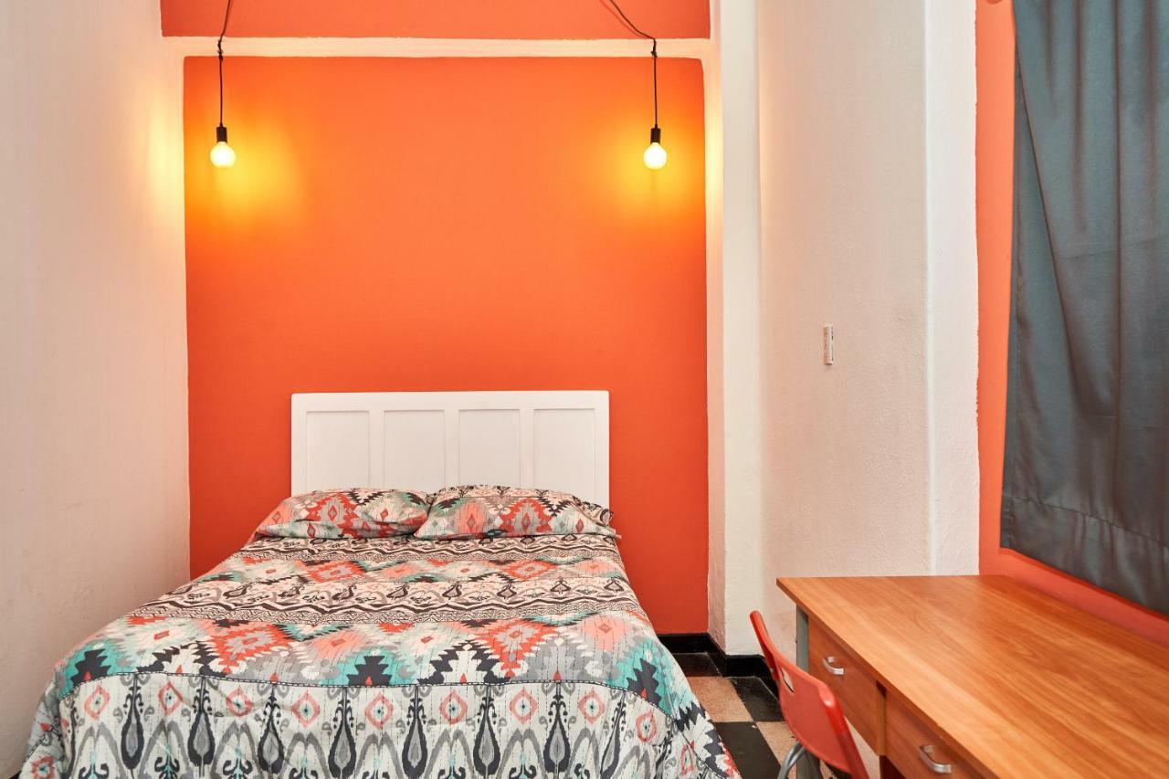 Hostal Americana Guadalajara Bagian luar foto