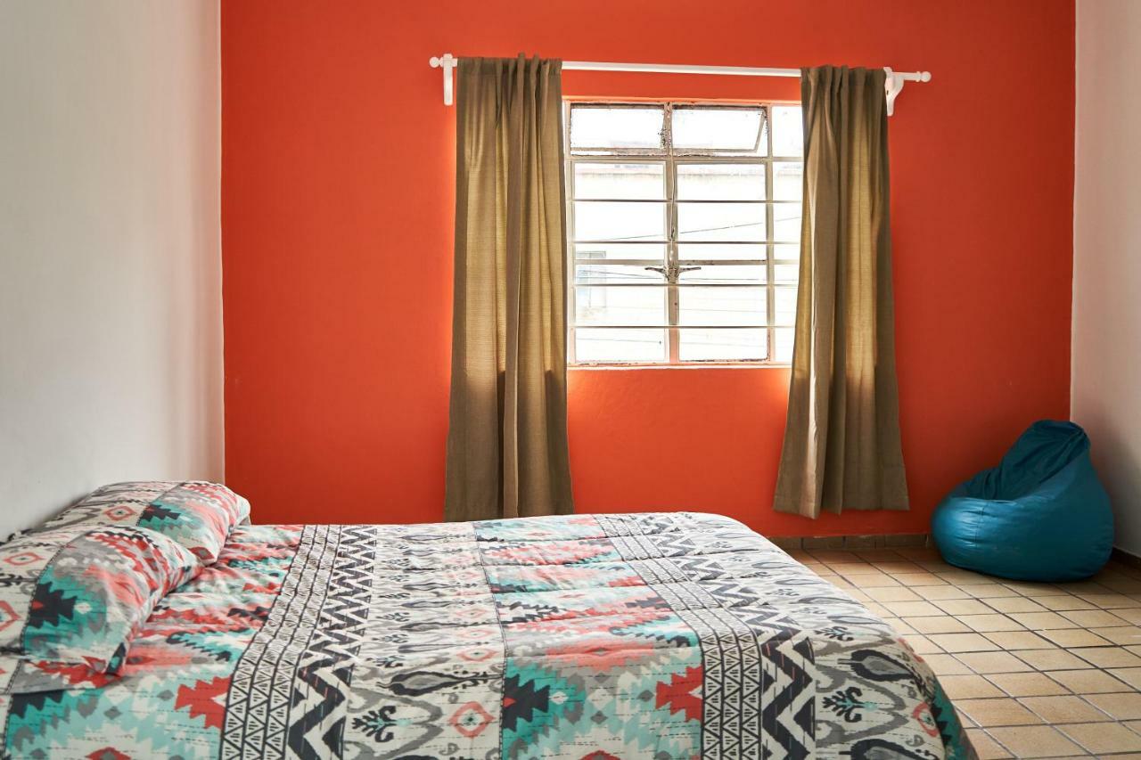 Hostal Americana Guadalajara Bagian luar foto