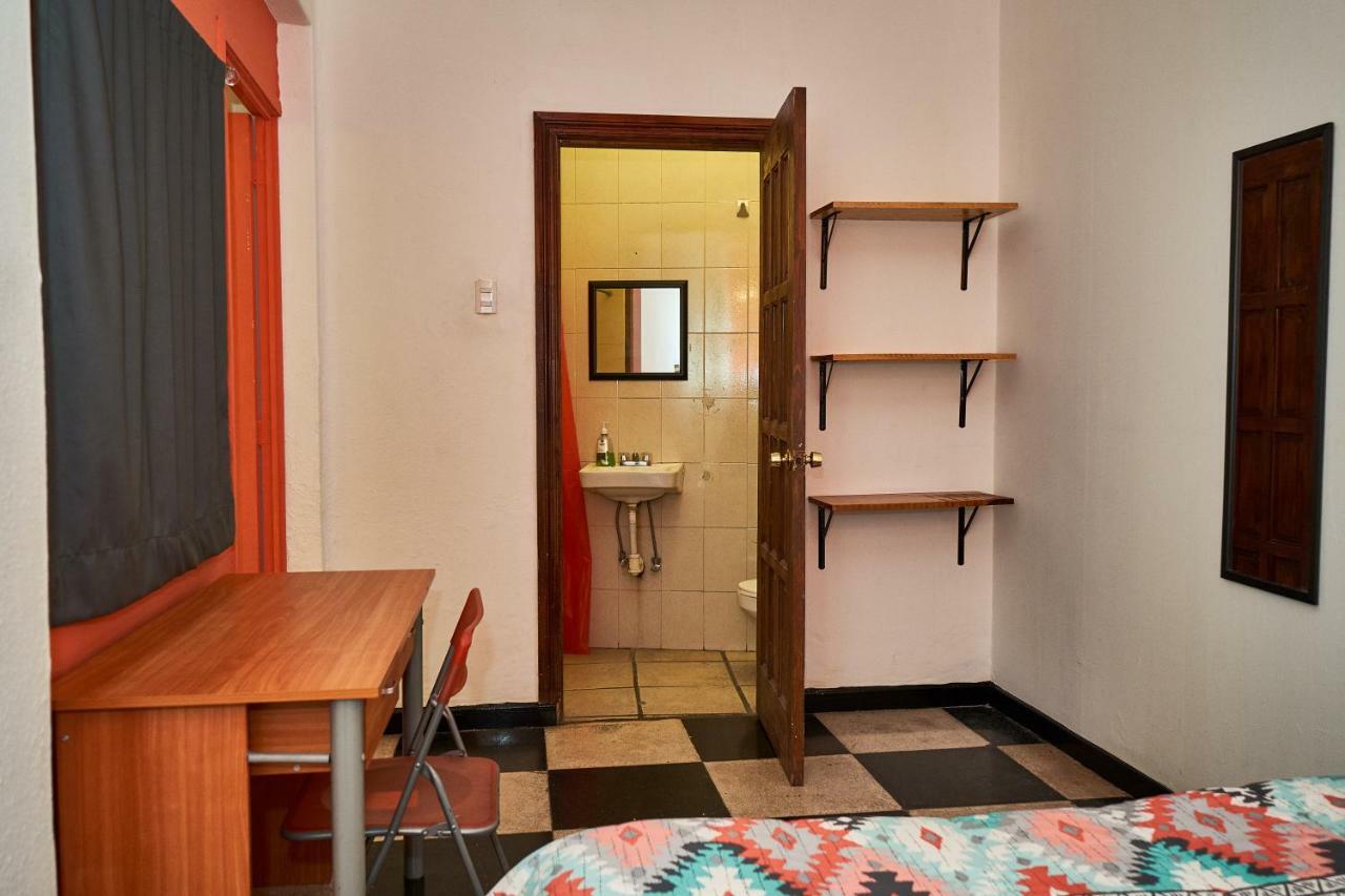 Hostal Americana Guadalajara Bagian luar foto