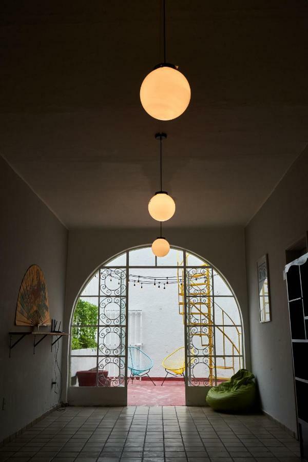 Hostal Americana Guadalajara Bagian luar foto