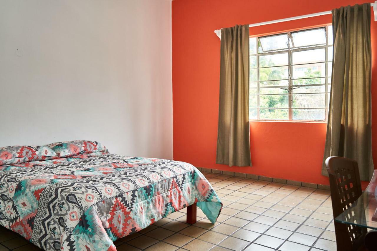 Hostal Americana Guadalajara Bagian luar foto